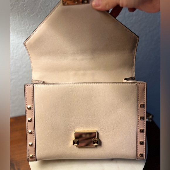 Michael Kors EUC Whitney Studded Colorblock Leather Convertible
Shoulder… - Picture 12 of 17